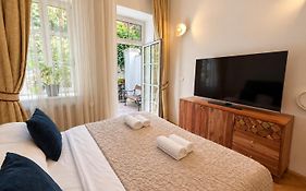 Hotel 16 & Apartments Prague City Living